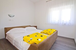 Apartment, 2 Double Beds | Free WiFi, bed sheets