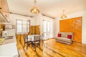 Apartment, 1 Doppelbett und Schlafsofa | Wohnzimmer | Fernseher