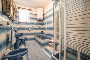 Apartment, 2 Double Beds | Bathroom | Shower - Apartments Grozdana (Crikvenica)