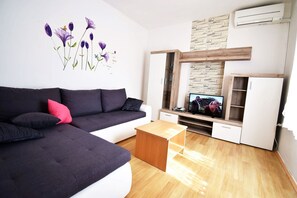 Apartment, 1 Double Bed with Sofa bed | Living room