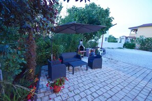 Apartment, 1 Double Bed with Sofa bed | Property grounds - Apartments Mihatović (Fazana)