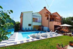 Pool - Apartments Mihatović (Fazana)