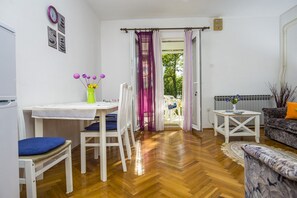 Apartment, 1 Doppelbett und Schlafsofa | Wohnzimmer | Fernseher