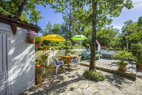 Apartment, 1 Doppelbett und Schlafsofa | Unterkunftsgelände