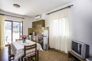 Apartment, 1 Double Bed with Sofa bed | Private kitchen | Stovetop, cookware/dishes/utensils - Apartments Ostoja (Postira)