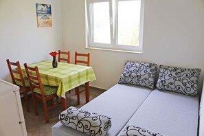 Departamento, 1 cama matrimonial y sofá cama | Wifi gratis y ropa de cama 