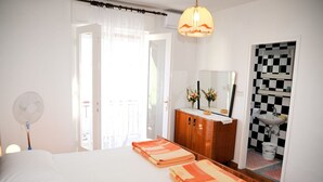 Room, 1 King Bed with Sofa bed - Rooms Dragica (Rab)