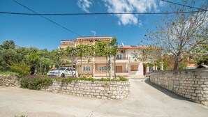 Unclassified image, 2 of 42, button - Apartments Javoran (Rab)
