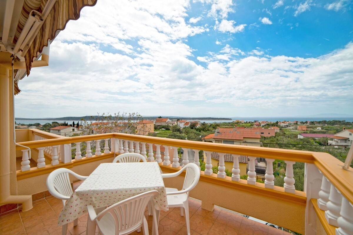 Departamento, varias camas | Balcón
