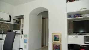 Căn hộ, 1 giường đôi và sofa giường | Phòng khách | TV 