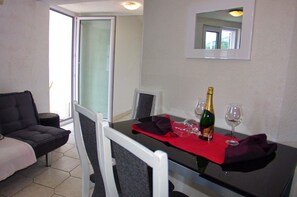 Appartement, 2 lits doubles | Cuisine privée | Réfrigérateur, surface de cuisson, lave-vaisselle, grille-pain