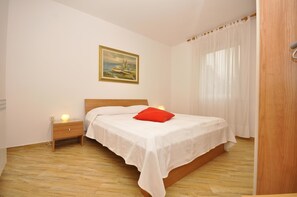 Apartment, Multiple Beds