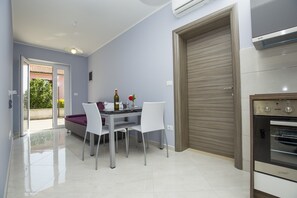 Apartment, Berbilang Katil | Dapur peribadi | Dapur, mesin basuh pinggan mangkuk 