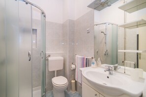 公寓, 2 张双人床 | 浴室 | 淋浴设施