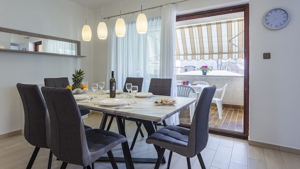 Apartment, Multiple Beds | Private kitchen | Stovetop, cookware/dishes/utensils - Apartments Nela Valdebek (Pula)