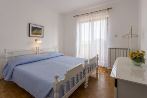 House, Multiple Beds | Free WiFi, bed sheets - Apartments Nela Valdebek (Pula)