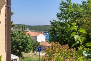 아파트, 침대(여러 개) | 발코니