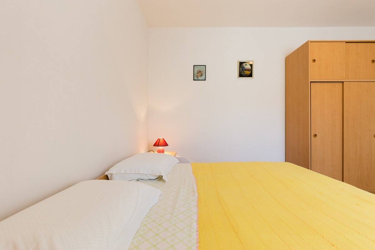 Apartment, Multiple Beds