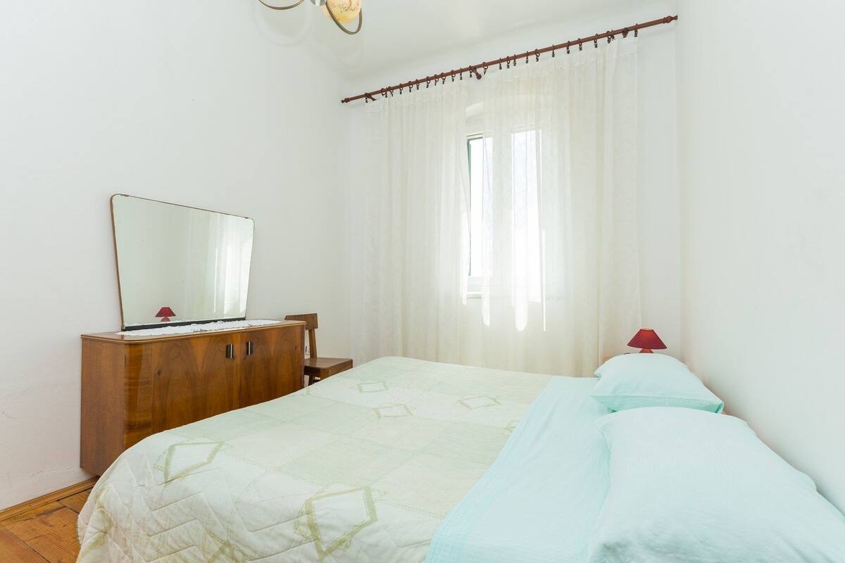 Apartment, Multiple Beds