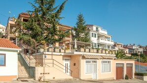 Unclassified image, 4 of 38, button - Apartments Lučano (Labin)