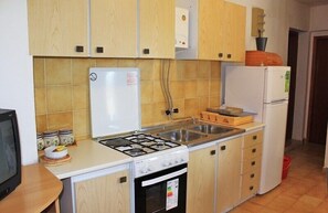 Apartment, 2 Doppelbetten | Eigene Küche | Herdplatte, Kochgeschirr/Geschirr/Besteck