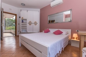 Apartment, 1 Double Bed | Free WiFi, bed sheets - Apartments Skopac (Labin)