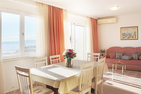 Apartment, Multiple Beds | Private kitchen