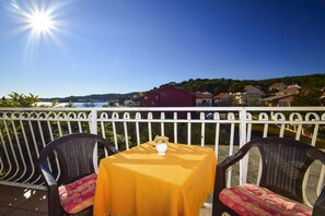 Appartamento, letti multipli | Balcone