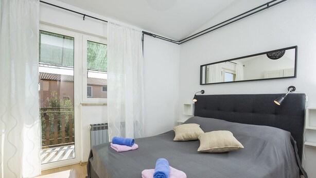 Apartment, 1 Double Bed with Sofa bed | Free WiFi, bed sheets - Apartments Resanović (Fazana)