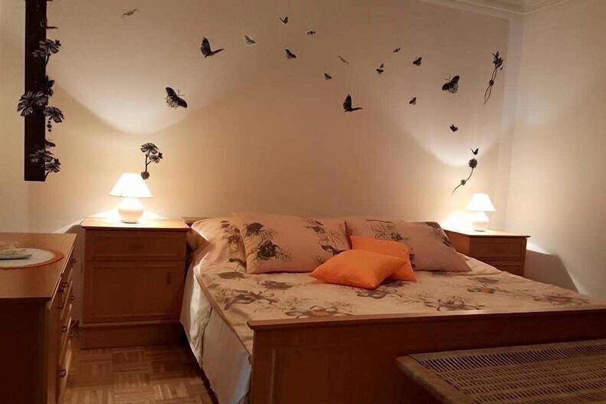 Apartamento, várias camas | Wi-Fi de cortesia, roupa de cama