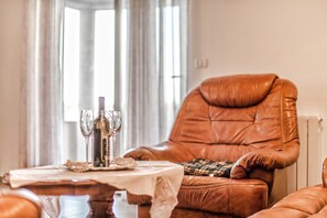 Apartment, Multiple Beds | Living room | TV - Apartment Lucija (Pula)