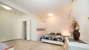 Apartment, Mehrere Betten | Kostenloses WLAN, Bettwäsche