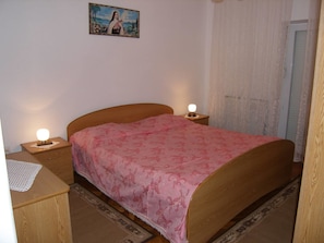 Apartment, Multiple Beds | Free WiFi, bed sheets
