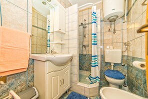 Apartment, 1 Double Bed with Sofa bed | Bathroom | Shower