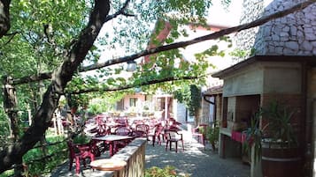 Lunch and dinner served, local cuisine