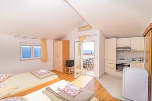 Apartment, 1 Double Bed with Sofa bed | Free WiFi, bed sheets - Apartments Chiorich (Dugi Rat)
