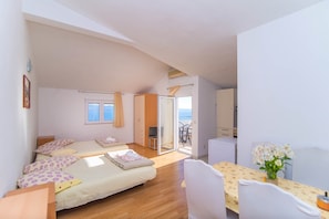 Apartment, 1 Double Bed with Sofa bed | Free WiFi, bed sheets - Apartments Chiorich (Dugi Rat)