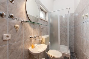 Apartment, 2 Double Beds | Bathroom | Shower - Apartments Perka (Okrug)