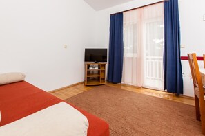 Apartment, 1 Double Bed with Sofa bed | Free WiFi, bed sheets - Apartments Perka (Okrug)