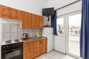 Apartment, 2 Doppelbetten | Eigene Küche | Herdplatte, Kochgeschirr/Geschirr/Besteck