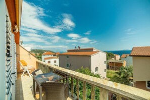 Apartment, Mehrere Betten | Balkon