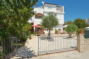 Apartment, Multiple Beds | Exterior