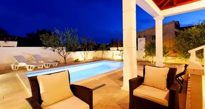 Villa Antonija Necujam K1