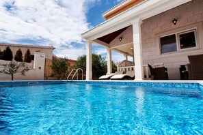 Outdoor pool - Villa Antonija Necujam K1 (Solta)