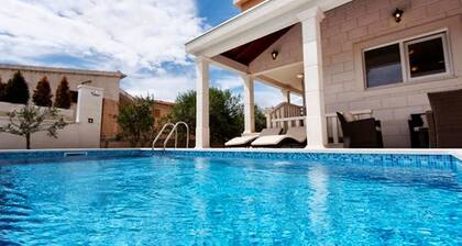 Villa Antonija Necujam K1