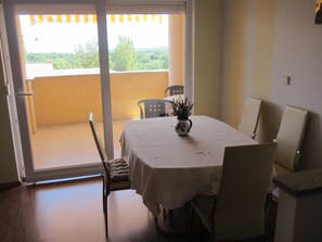 Apartment, 1 Double Bed with Sofa bed | Private kitchen | Stovetop, cookware/dishes/utensils - Apartments Mara Liznjan (Liznjan)