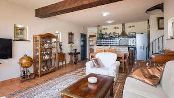 Lejlighed - flere senge | Stue | Tv, dvd-afspiller