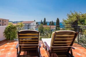 Balcony - Villa Emerald (Okrug)