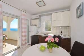 Apartment, Multiple Beds | Private kitchen | Stovetop, dishwasher, cookware/dishes/utensils - Apartments Vlah / Three Bedrooms A1 (Rogoznica)