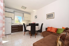 Apartment, Multiple Beds | Living room
